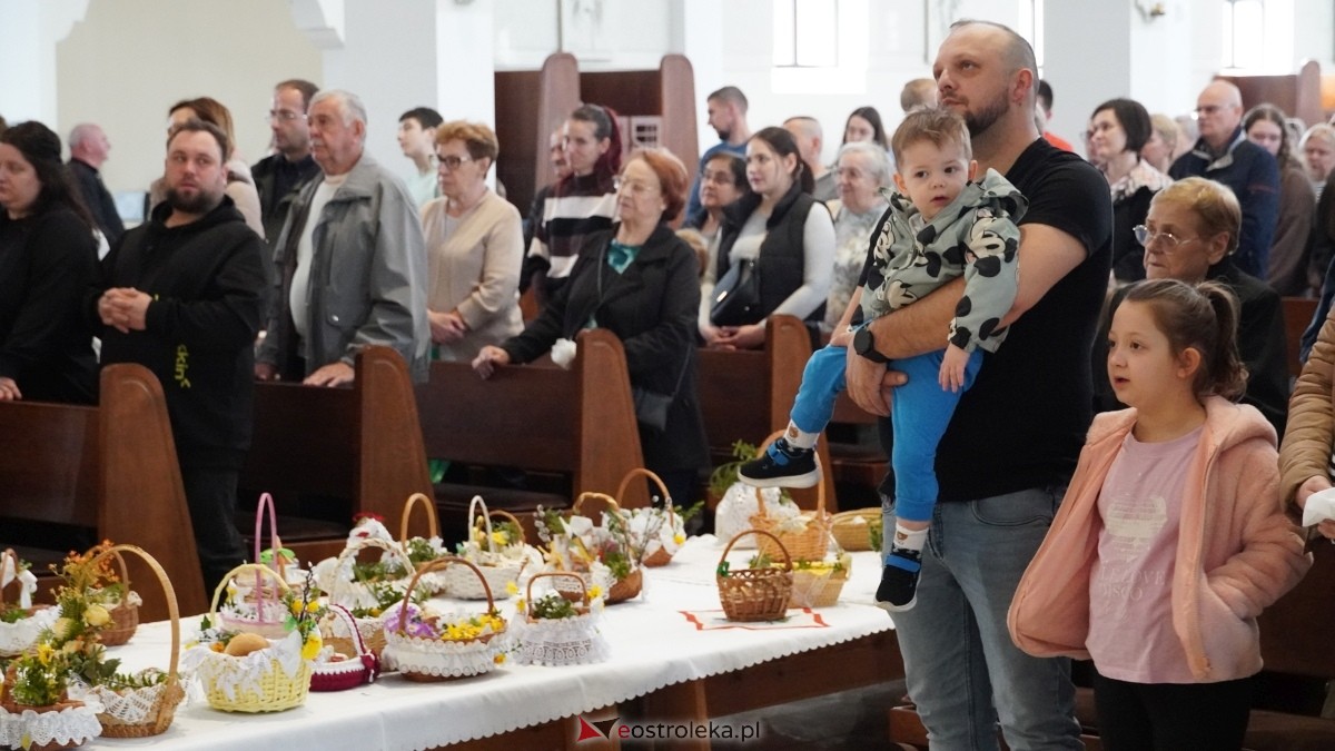 Święcenie Pokarmów w ostrołęckich parafiach [19.04.2025] - zdjęcie #82 - eOstroleka.pl