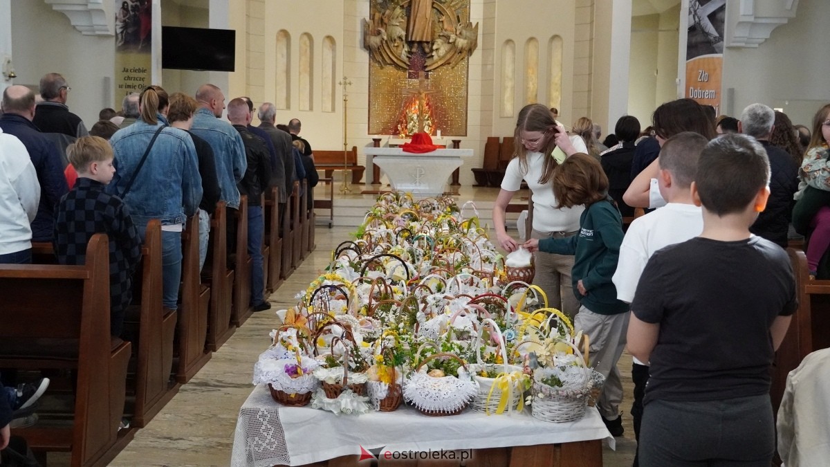Święcenie Pokarmów w ostrołęckich parafiach [19.04.2025] - zdjęcie #78 - eOstroleka.pl
