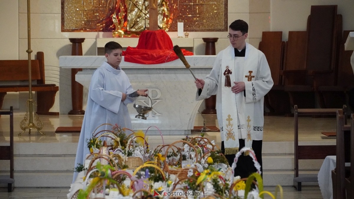 Święcenie Pokarmów w ostrołęckich parafiach [19.04.2025] - zdjęcie #70 - eOstroleka.pl