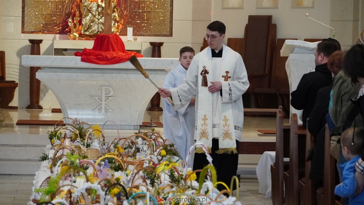Święcenie Pokarmów w ostrołęckich parafiach [19.04.2025] - zdjęcie #68 - eOstroleka.pl