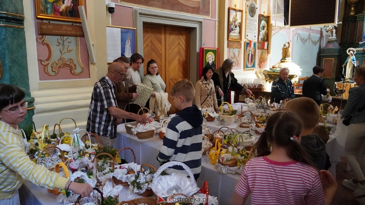 Święcenie Pokarmów w ostrołęckich parafiach [19.04.2025] - zdjęcie #56 - eOstroleka.pl