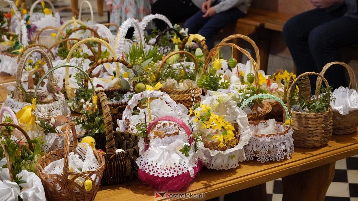 Święcenie Pokarmów w ostrołęckich parafiach [19.04.2025] - zdjęcie #79 - eOstroleka.pl