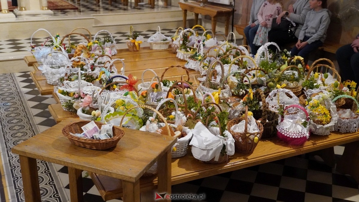 Święcenie Pokarmów w ostrołęckich parafiach [19.04.2025] - zdjęcie #75 - eOstroleka.pl
