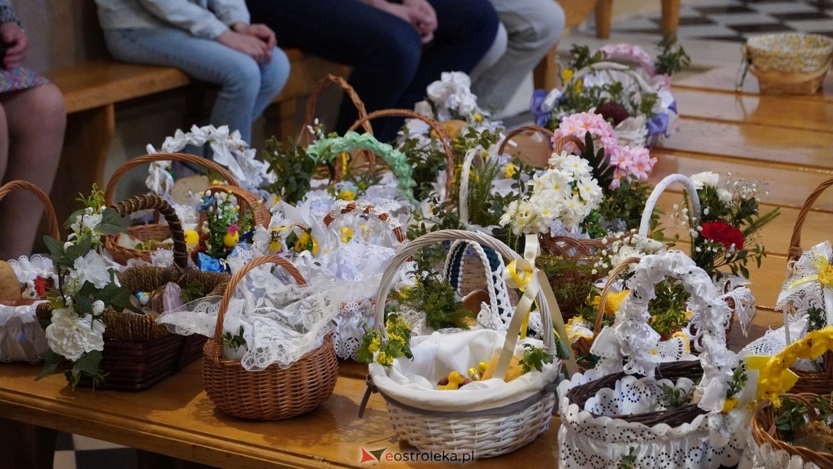 Święcenie Pokarmów w ostrołęckich parafiach [19.04.2025] - zdjęcie #71 - eOstroleka.pl