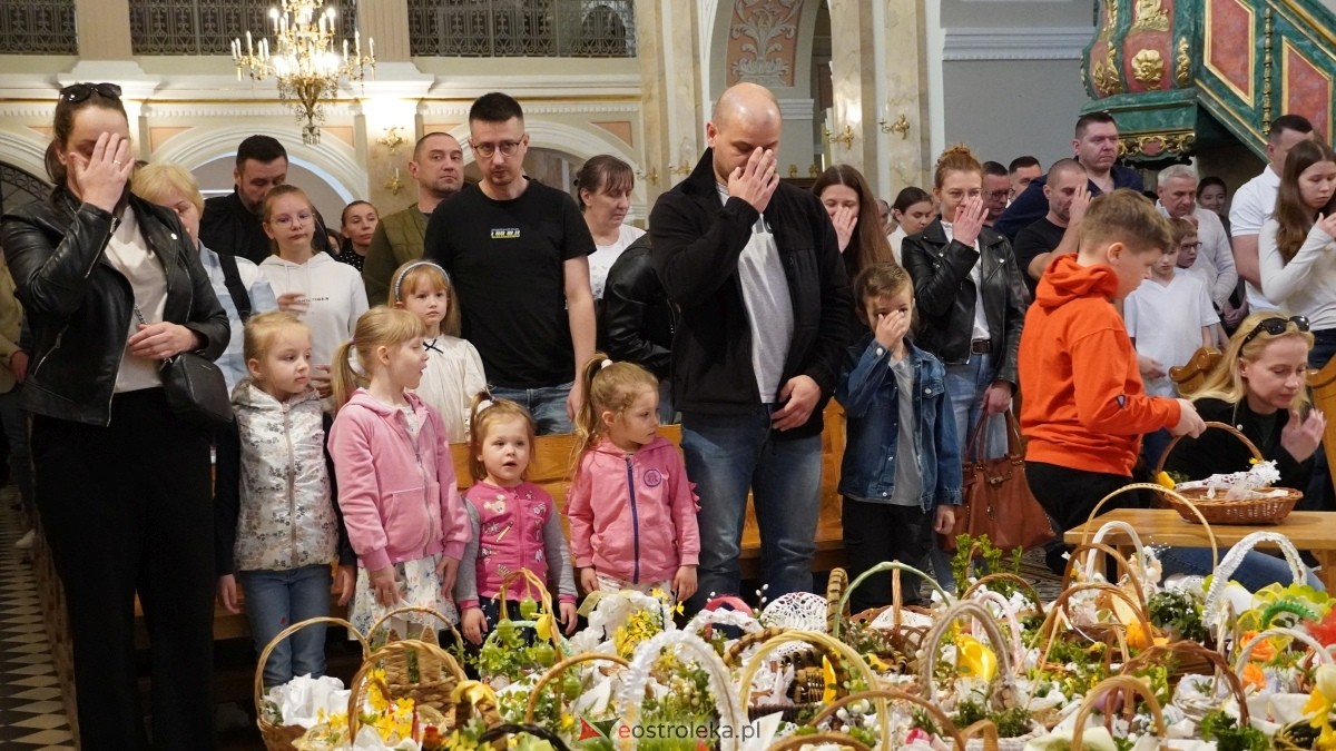 Święcenie Pokarmów w ostrołęckich parafiach [19.04.2025] - zdjęcie #44 - eOstroleka.pl