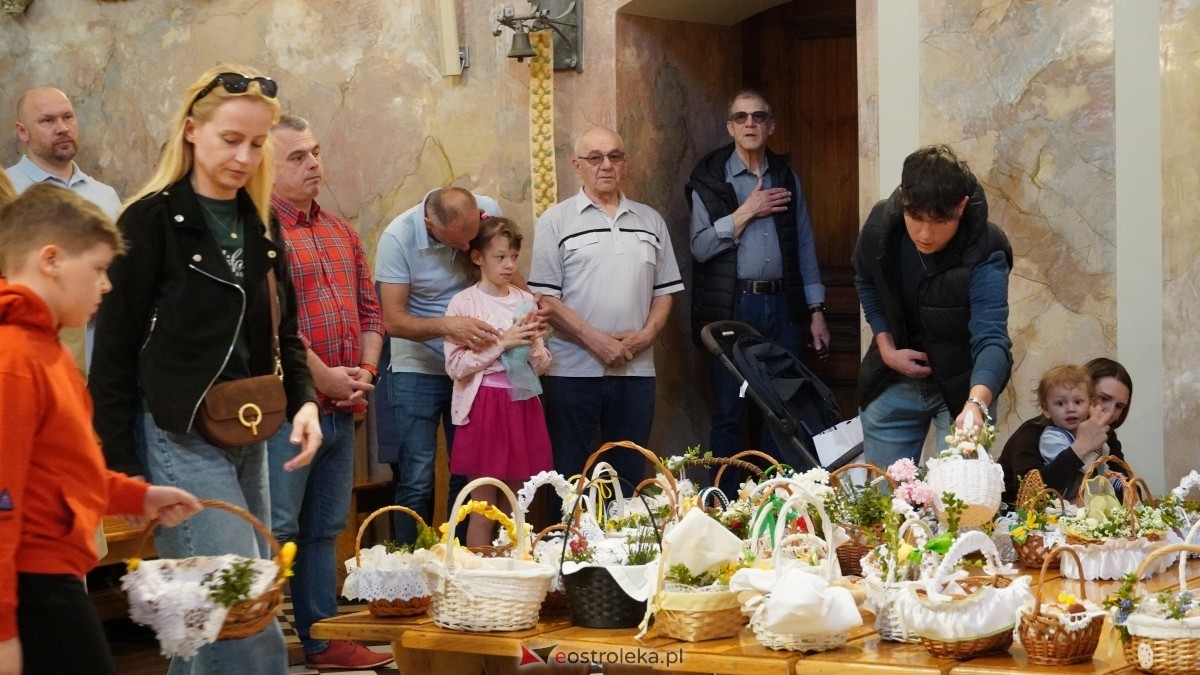 Święcenie Pokarmów w ostrołęckich parafiach [19.04.2025] - zdjęcie #42 - eOstroleka.pl