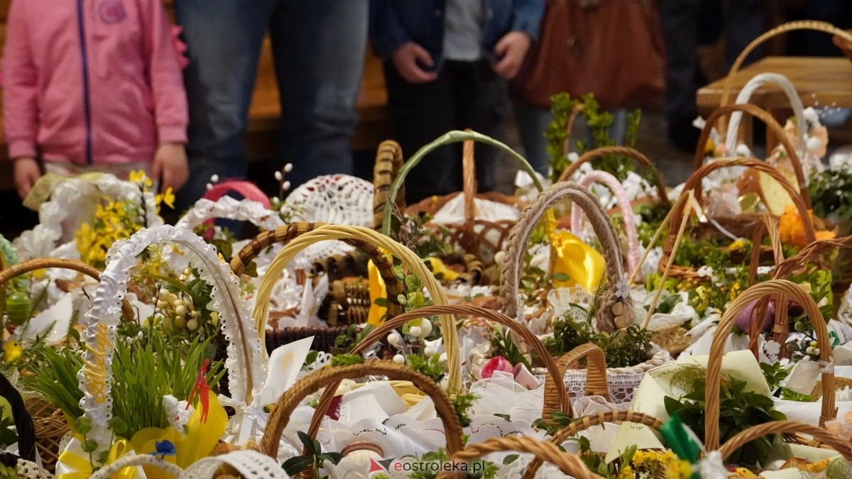 Święcenie Pokarmów w ostrołęckich parafiach [19.04.2025] - zdjęcie #39 - eOstroleka.pl