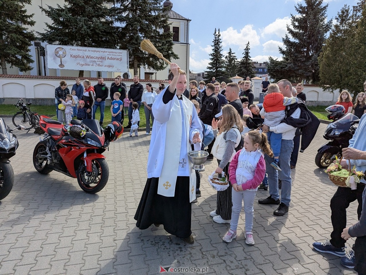 Motoświęconka 2025: Wielkanocna tradycja w Farze [19.04.2025] - zdjęcie #41 - eOstroleka.pl