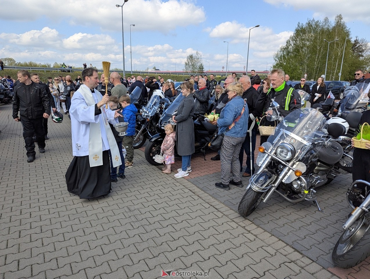 Motoświęconka 2025: Wielkanocna tradycja w Farze [19.04.2025] - zdjęcie #15 - eOstroleka.pl
