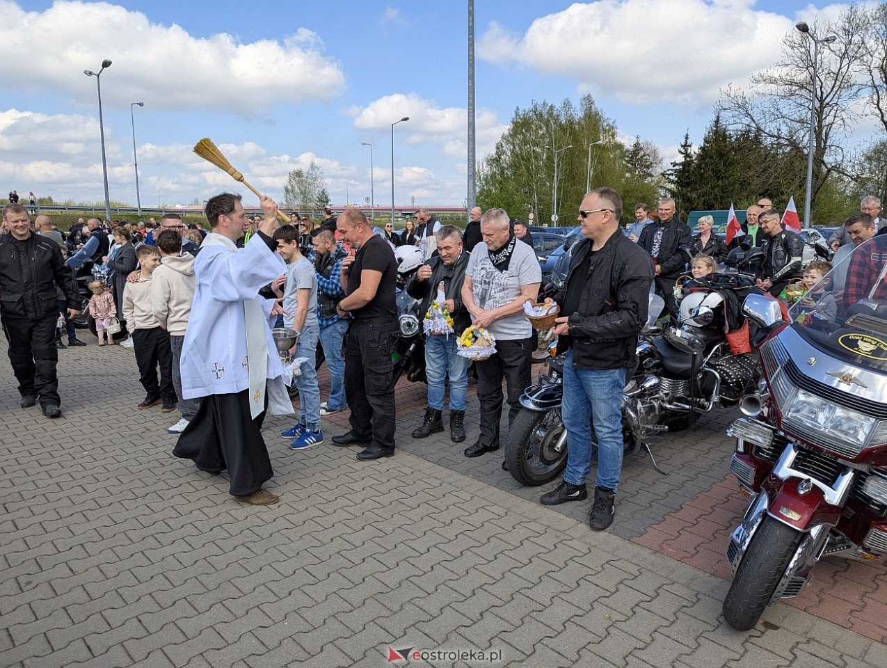 Motoświęconka 2025: Wielkanocna tradycja w Farze [19.04.2025] - zdjęcie #12 - eOstroleka.pl