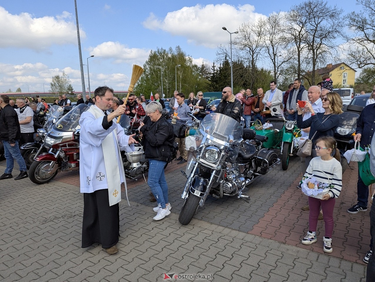 Motoświęconka 2025: Wielkanocna tradycja w Farze [19.04.2025] - zdjęcie #8 - eOstroleka.pl