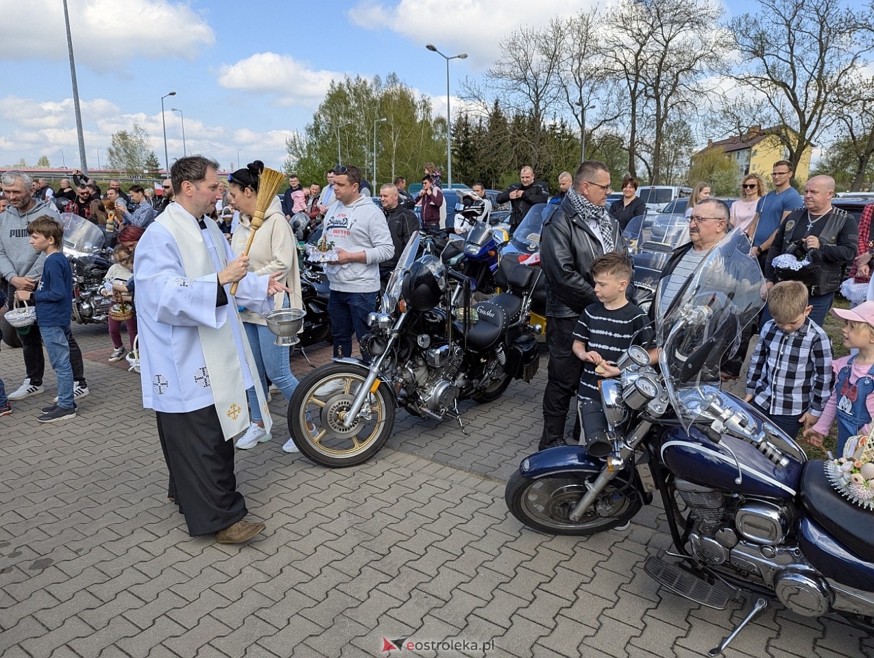 Motoświęconka 2025: Wielkanocna tradycja w Farze [19.04.2025] - zdjęcie #5 - eOstroleka.pl