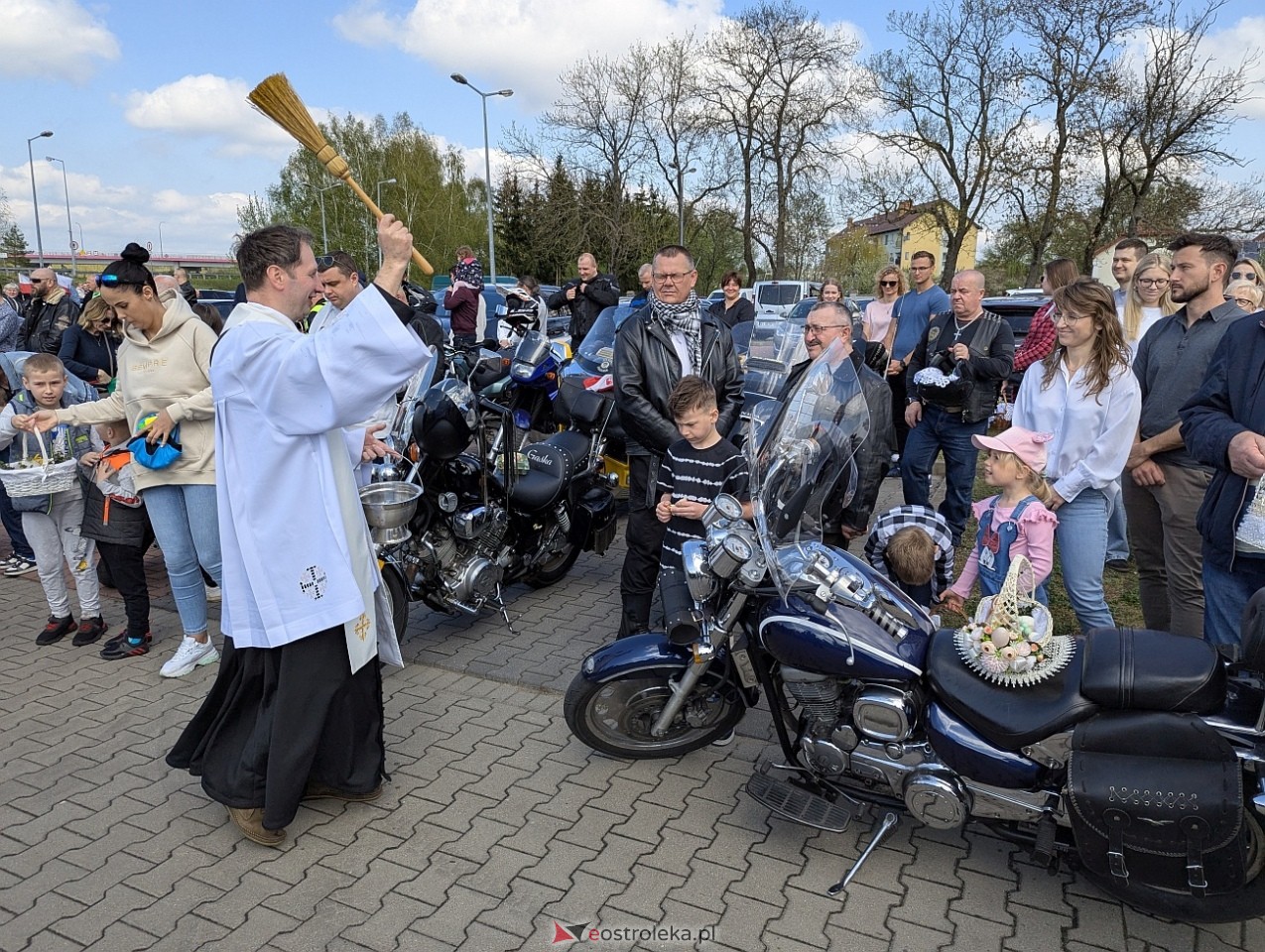 Motoświęconka 2025: Wielkanocna tradycja w Farze [19.04.2025] - zdjęcie #4 - eOstroleka.pl