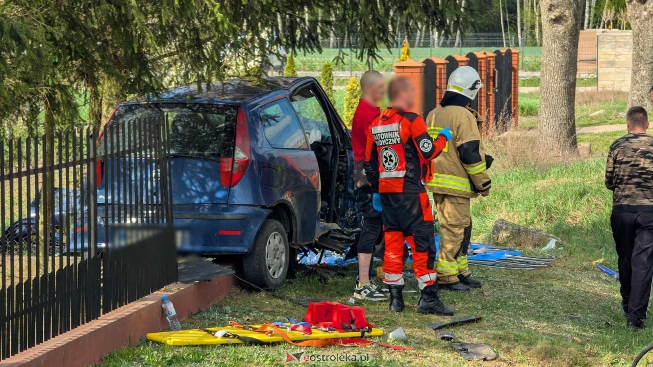 Wypadek w Żabinie [19.04.2025] - zdjęcie #13 - eOstroleka.pl