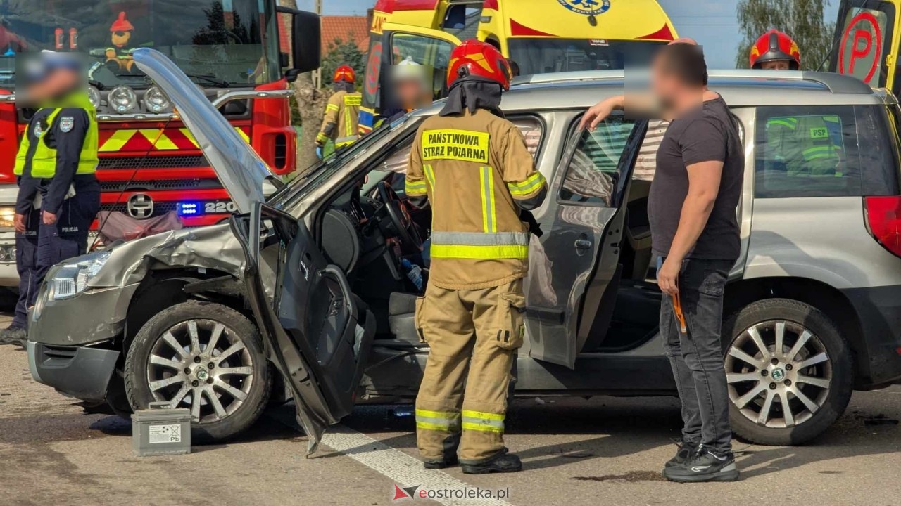 Wypadek w Żabinie [19.04.2025] - zdjęcie #8 - eOstroleka.pl