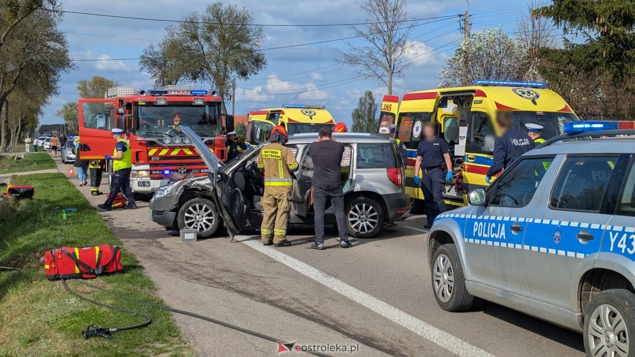 Wypadek w Żabinie [19.04.2025] - zdjęcie #5 - eOstroleka.pl