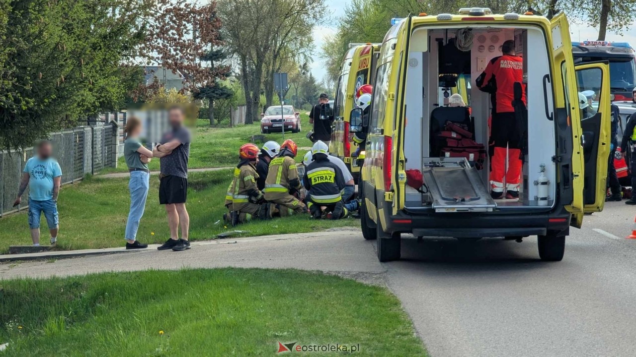 Wypadek w Żabinie [19.04.2025] - zdjęcie #21 - eOstroleka.pl