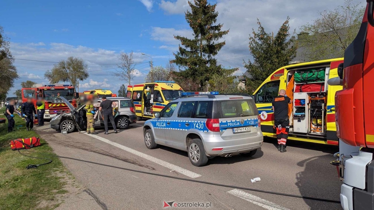 Wypadek w Żabinie [19.04.2025] - zdjęcie #3 - eOstroleka.pl