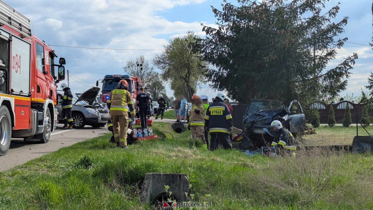 Wypadek w Żabinie [19.04.2025] - zdjęcie #18 - eOstroleka.pl