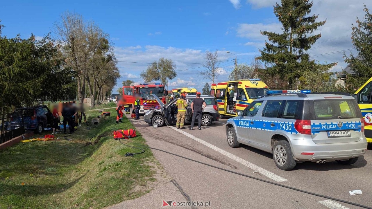 Wypadek w Żabinie [19.04.2025] - zdjęcie #2 - eOstroleka.pl