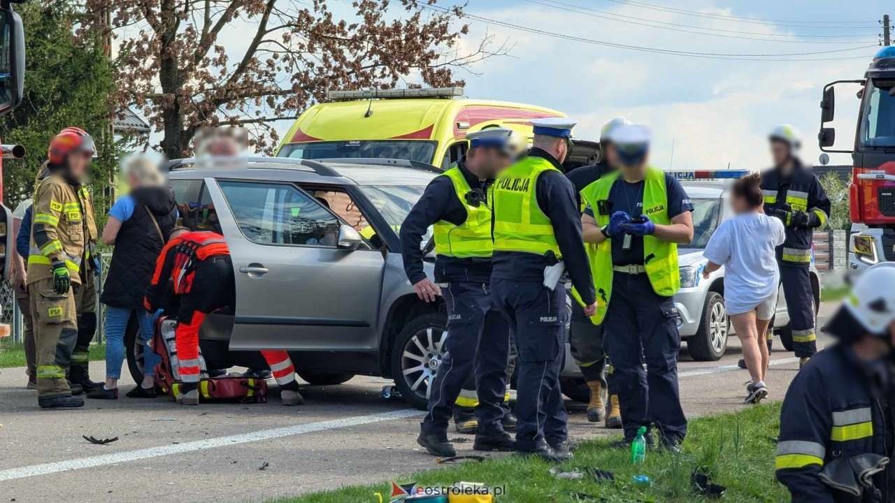 Wypadek w Żabinie [19.04.2025] - zdjęcie #15 - eOstroleka.pl