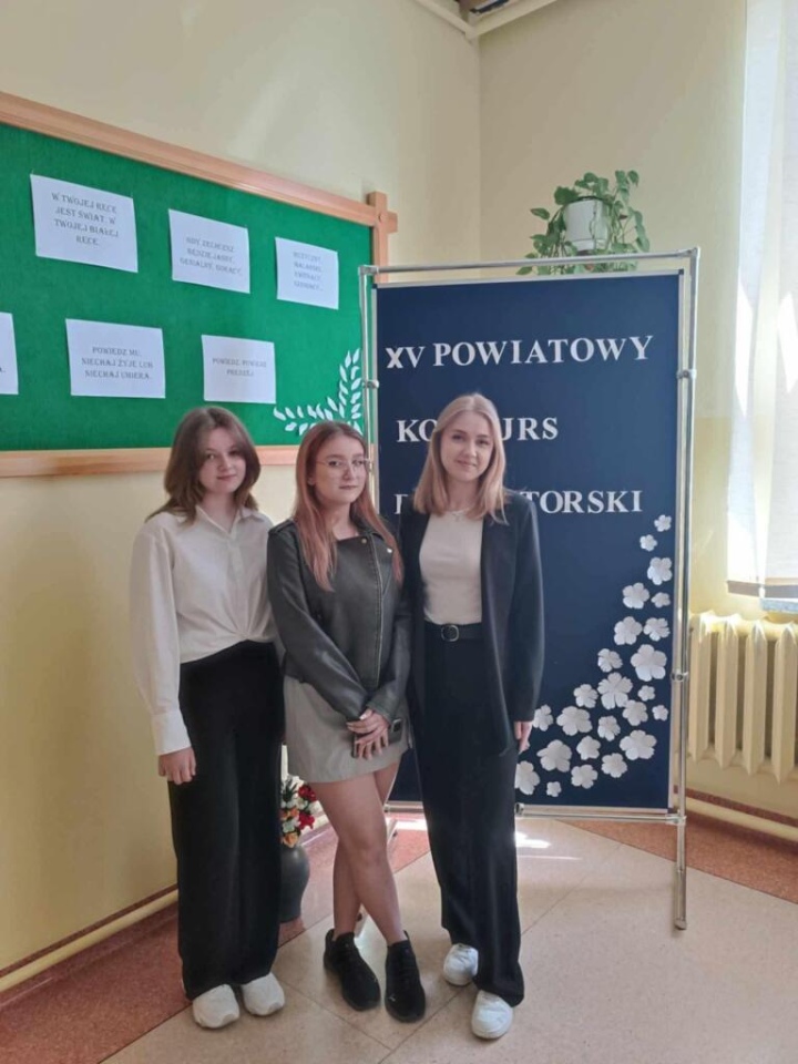 XV Powiatowy Konkurs Recytatorski w Łysych: hołd dla twórczości Marii Pawlikowskiej-Jasnorzewskiej [22.04.2025] - zdjęcie #1 - eOstroleka.pl