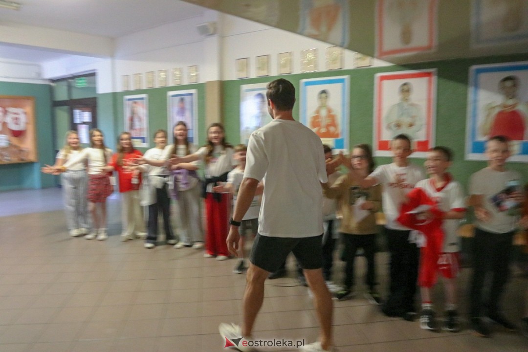 Grzegorz Łomacz w SP 5 w Ostrołęce [23.04.2025] - zdjęcie #106 - eOstroleka.pl