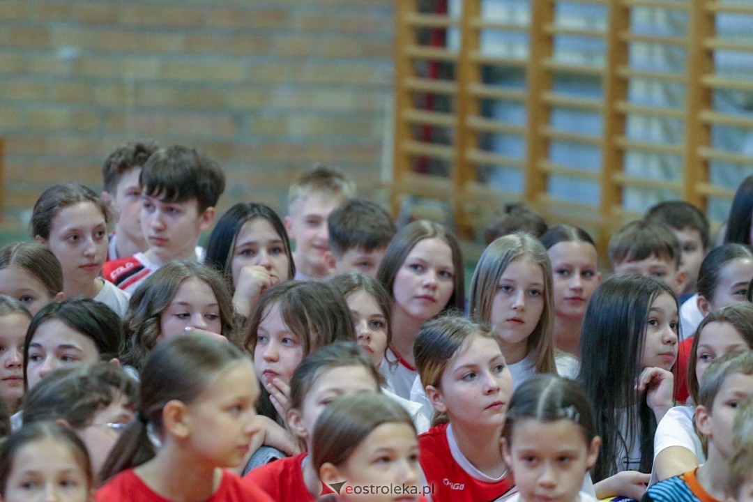 Grzegorz Łomacz w SP 5 w Ostrołęce [23.04.2025] - zdjęcie #88 - eOstroleka.pl