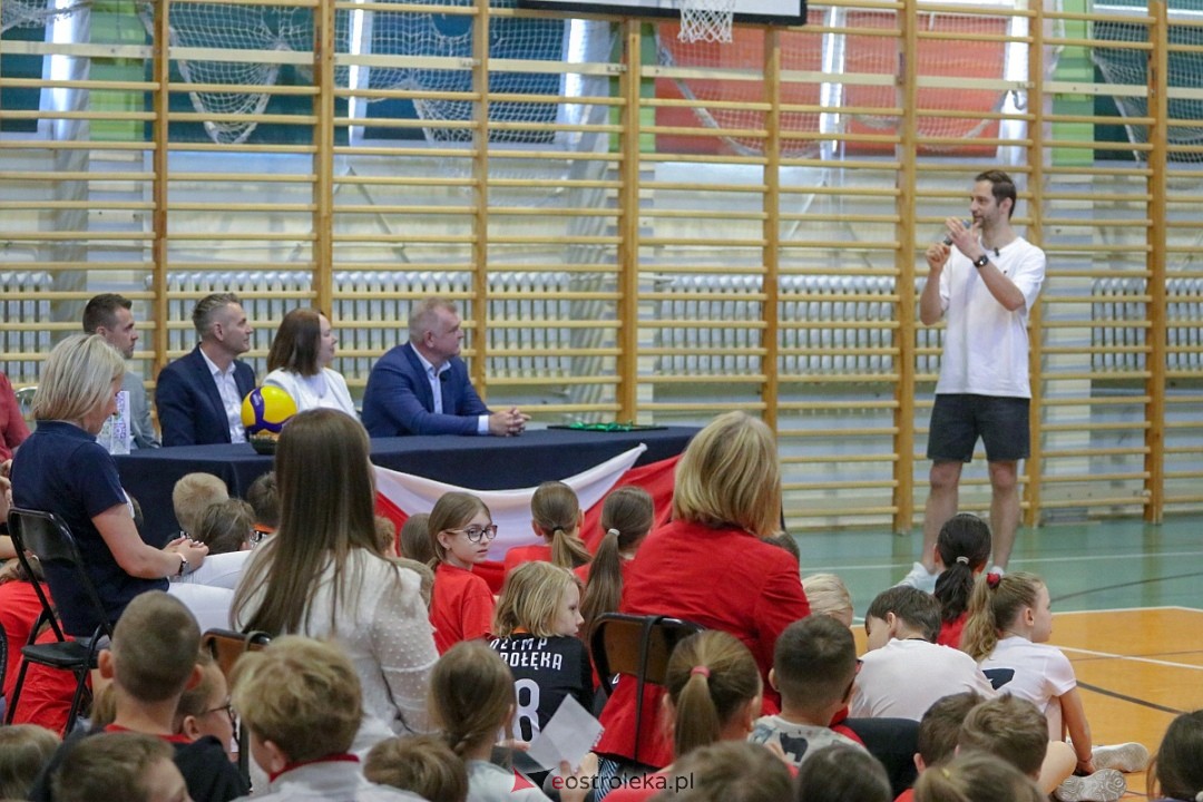 Grzegorz Łomacz w SP 5 w Ostrołęce [23.04.2025] - zdjęcie #54 - eOstroleka.pl