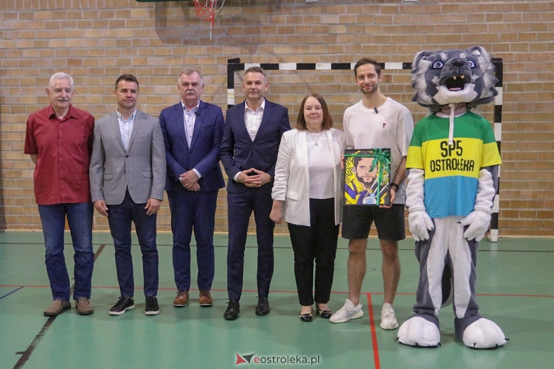 Grzegorz Łomacz w SP 5 w Ostrołęce [23.04.2025] - zdjęcie #36 - eOstroleka.pl