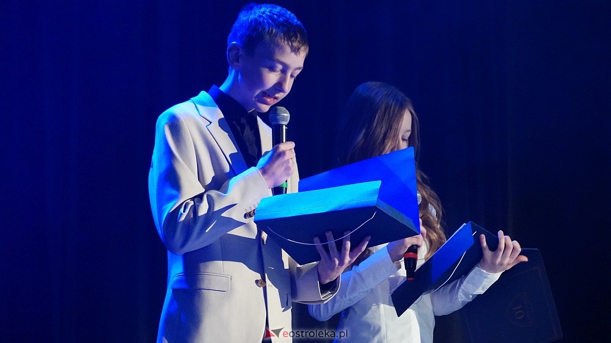 Koncert charytatywny dla Marcela - Antek Smykiewicz, Julia Kołodziejak, Amelia Modrzewska, Metro [23.04.2025] - zdjęcie #89 - eOstroleka.pl