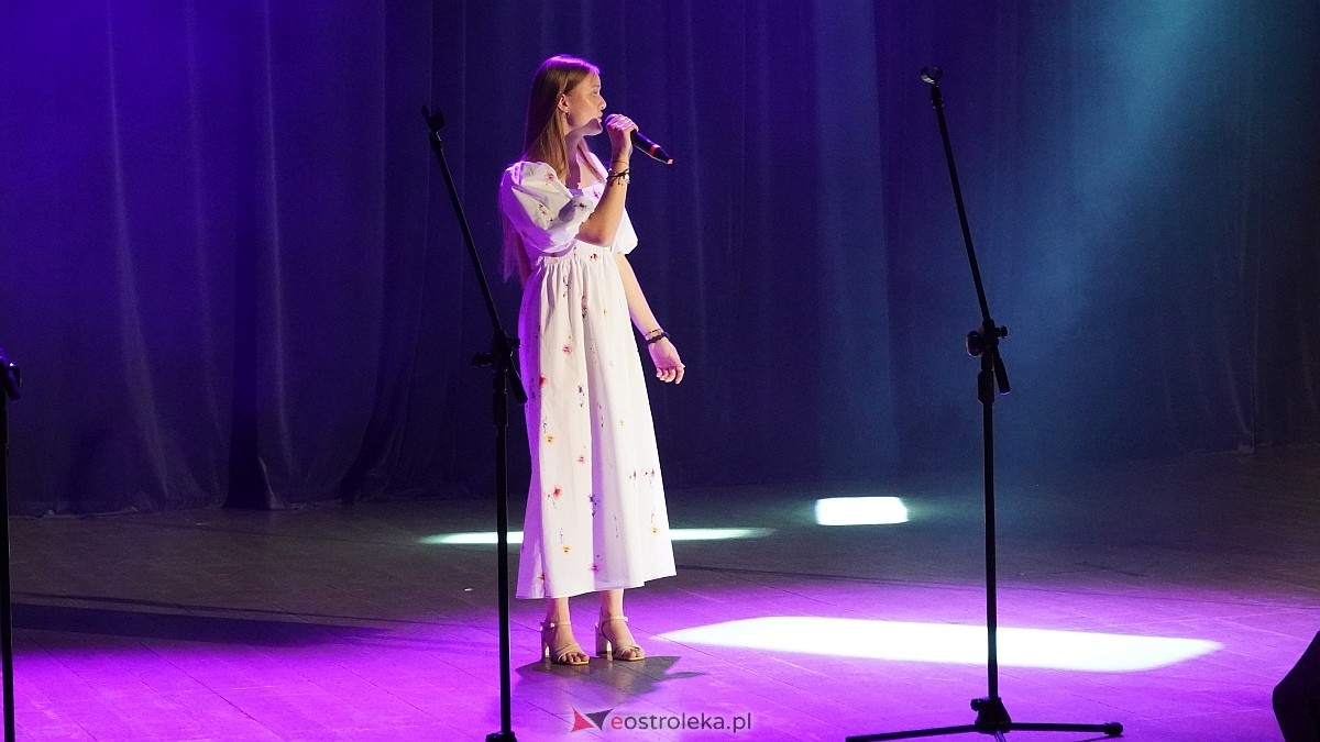 Koncert charytatywny dla Marcela - Antek Smykiewicz, Julia Kołodziejak, Amelia Modrzewska, Metro [23.04.2025] - zdjęcie #55 - eOstroleka.pl