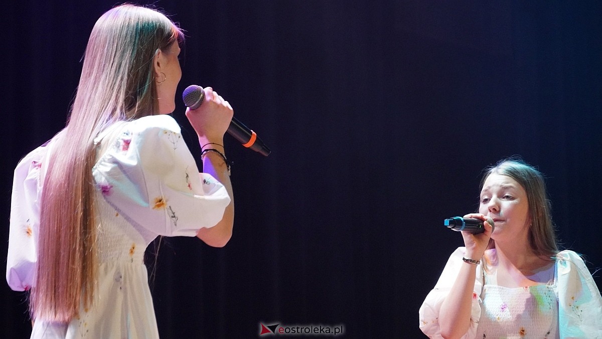 Koncert charytatywny dla Marcela - Antek Smykiewicz, Julia Kołodziejak, Amelia Modrzewska, Metro [23.04.2025] - zdjęcie #39 - eOstroleka.pl