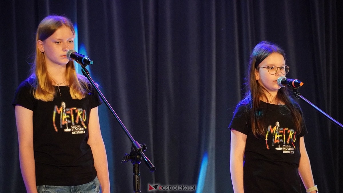 Koncert charytatywny dla Marcela - Antek Smykiewicz, Julia Kołodziejak, Amelia Modrzewska, Metro [23.04.2025] - zdjęcie #25 - eOstroleka.pl