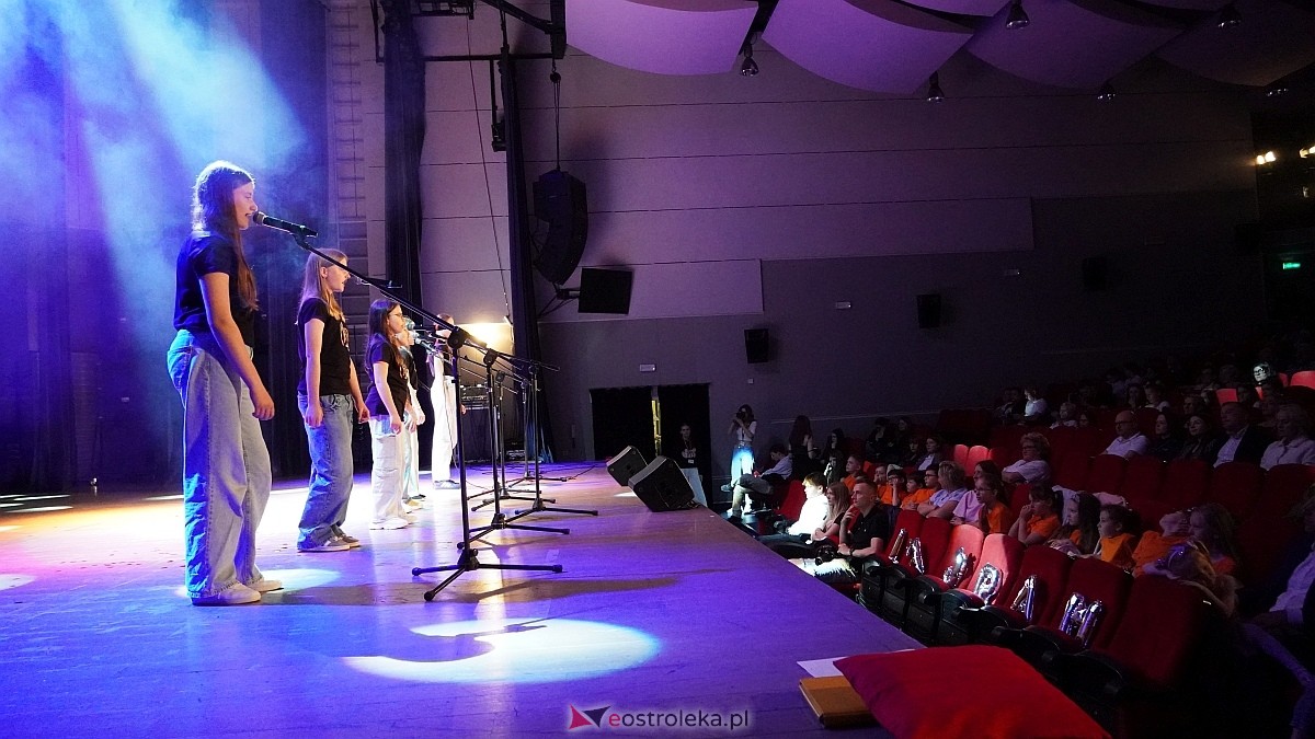 Koncert charytatywny dla Marcela - Antek Smykiewicz, Julia Kołodziejak, Amelia Modrzewska, Metro [23.04.2025] - zdjęcie #19 - eOstroleka.pl
