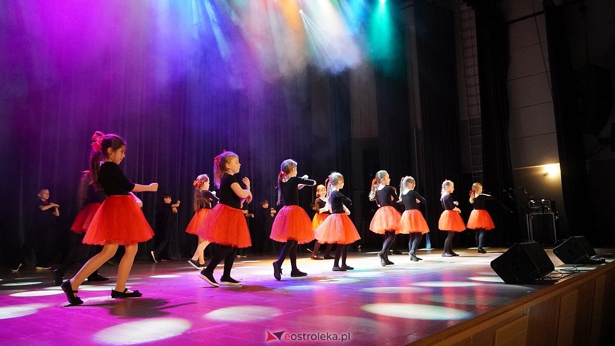 Koncert charytatywny dla Marcela - Antek Smykiewicz, Julia Kołodziejak, Amelia Modrzewska, Metro [23.04.2025] - zdjęcie #73 - eOstroleka.pl