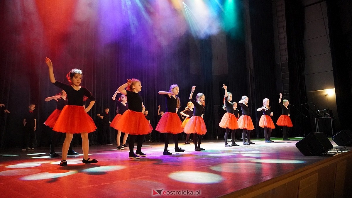 Koncert charytatywny dla Marcela - Antek Smykiewicz, Julia Kołodziejak, Amelia Modrzewska, Metro [23.04.2025] - zdjęcie #71 - eOstroleka.pl