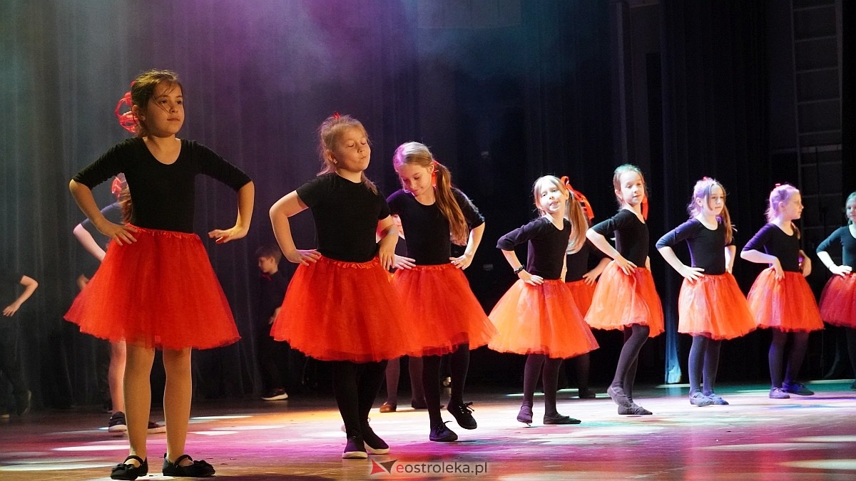 Koncert charytatywny dla Marcela - Antek Smykiewicz, Julia Kołodziejak, Amelia Modrzewska, Metro [23.04.2025] - zdjęcie #69 - eOstroleka.pl