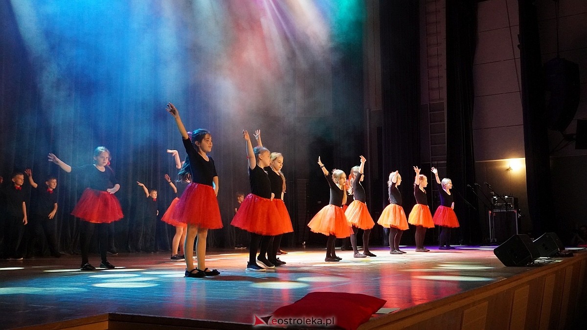 Koncert charytatywny dla Marcela - Antek Smykiewicz, Julia Kołodziejak, Amelia Modrzewska, Metro [23.04.2025] - zdjęcie #66 - eOstroleka.pl