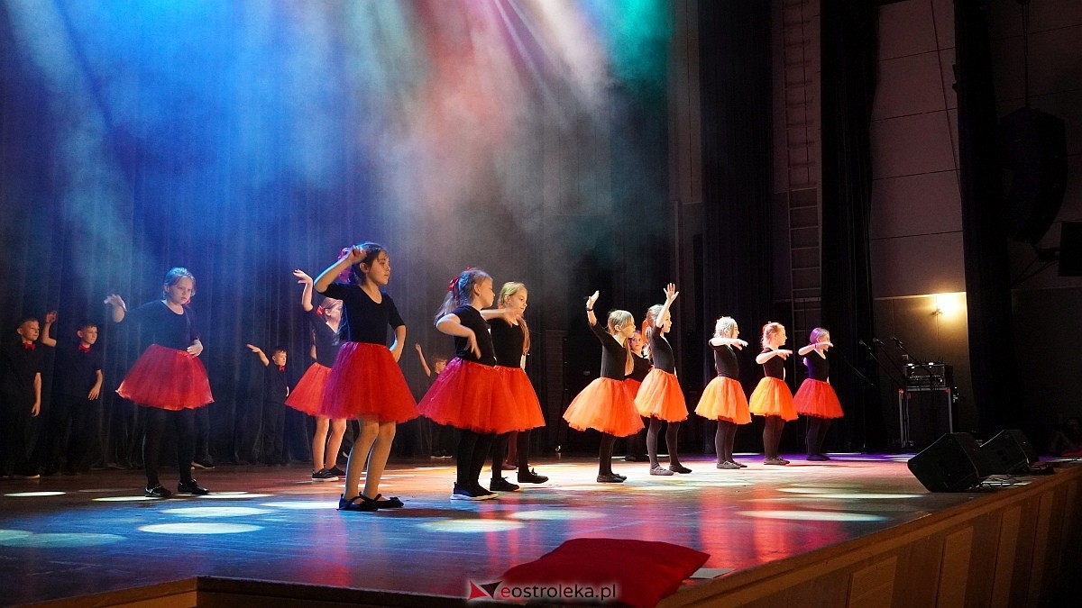 Koncert charytatywny dla Marcela - Antek Smykiewicz, Julia Kołodziejak, Amelia Modrzewska, Metro [23.04.2025] - zdjęcie #64 - eOstroleka.pl