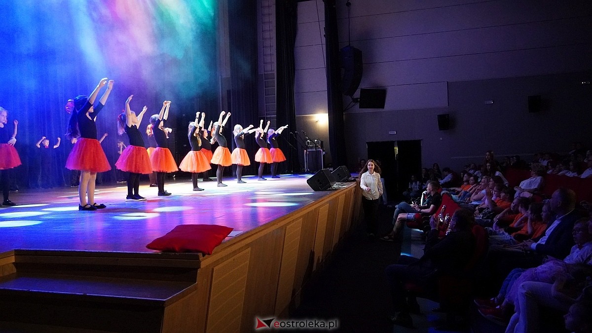 Koncert charytatywny dla Marcela - Antek Smykiewicz, Julia Kołodziejak, Amelia Modrzewska, Metro [23.04.2025] - zdjęcie #62 - eOstroleka.pl