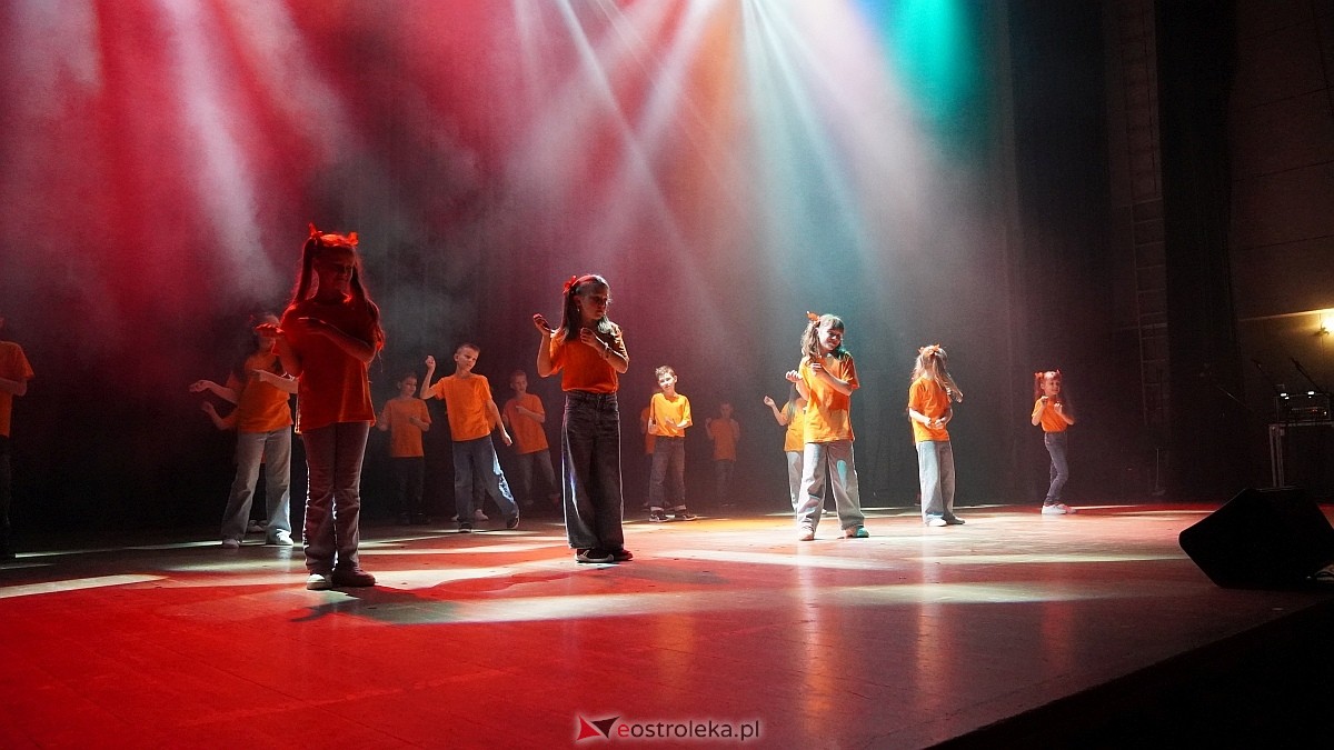 Koncert charytatywny dla Marcela - Antek Smykiewicz, Julia Kołodziejak, Amelia Modrzewska, Metro [23.04.2025] - zdjęcie #48 - eOstroleka.pl