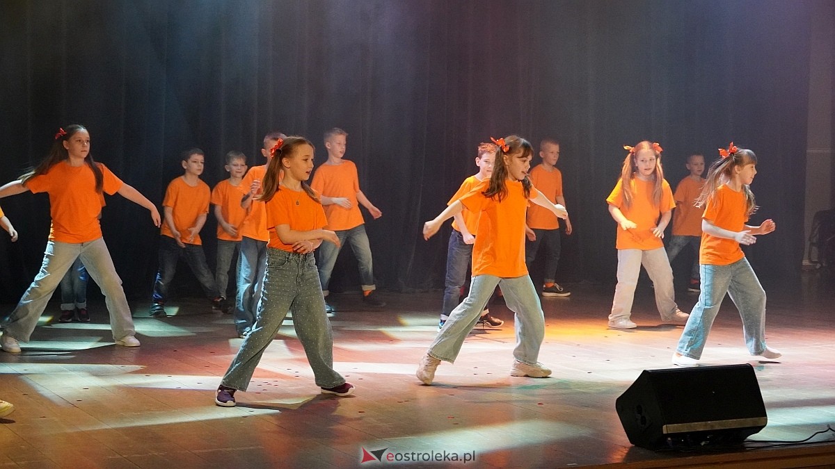 Koncert charytatywny dla Marcela - Antek Smykiewicz, Julia Kołodziejak, Amelia Modrzewska, Metro [23.04.2025] - zdjęcie #36 - eOstroleka.pl