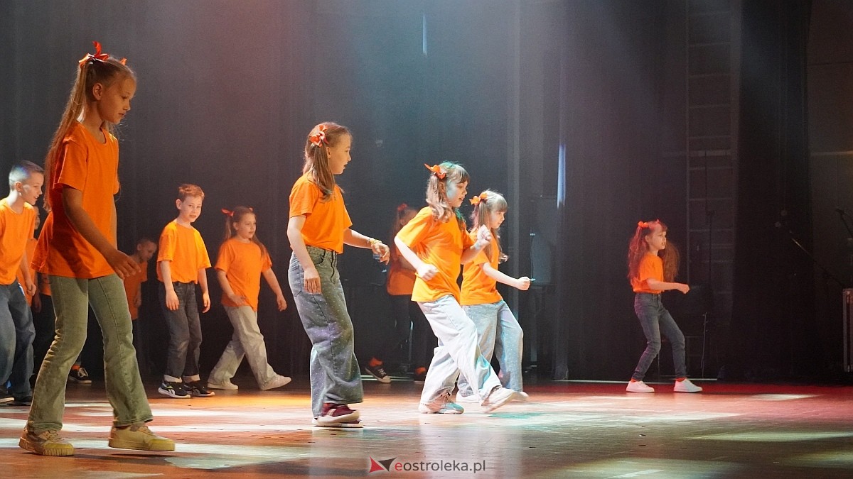 Koncert charytatywny dla Marcela - Antek Smykiewicz, Julia Kołodziejak, Amelia Modrzewska, Metro [23.04.2025] - zdjęcie #26 - eOstroleka.pl