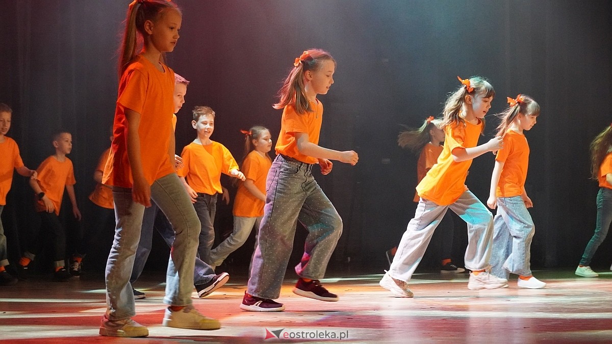 Koncert charytatywny dla Marcela - Antek Smykiewicz, Julia Kołodziejak, Amelia Modrzewska, Metro [23.04.2025] - zdjęcie #24 - eOstroleka.pl