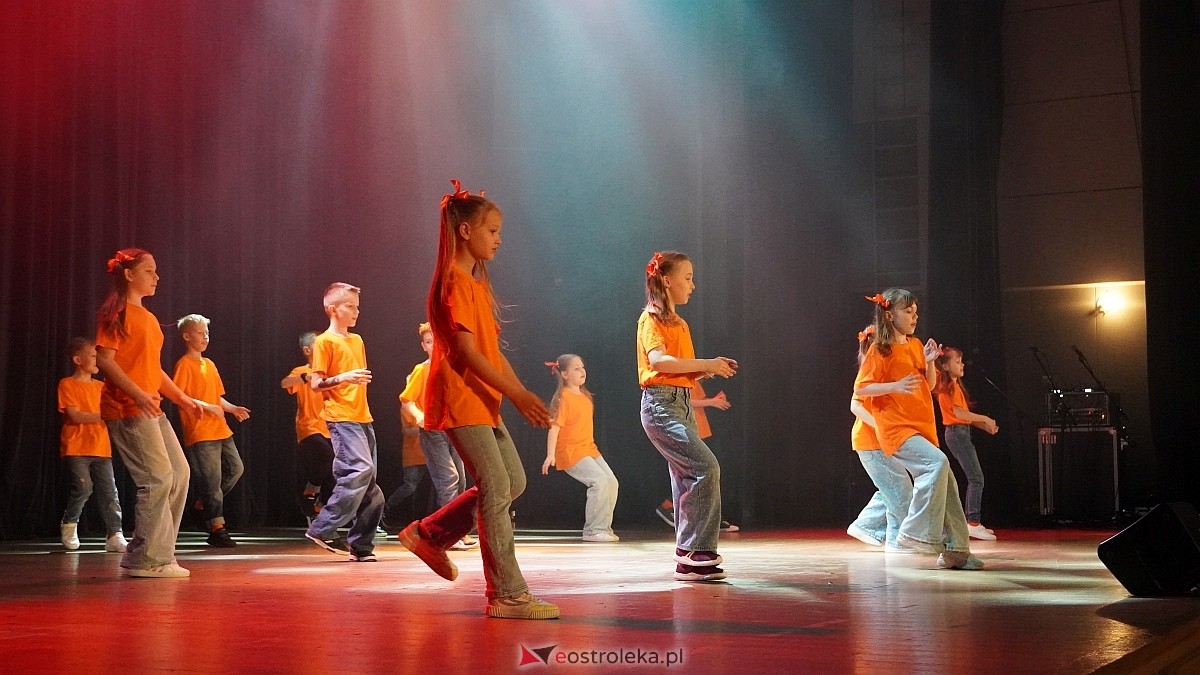 Koncert charytatywny dla Marcela - Antek Smykiewicz, Julia Kołodziejak, Amelia Modrzewska, Metro [23.04.2025] - zdjęcie #22 - eOstroleka.pl