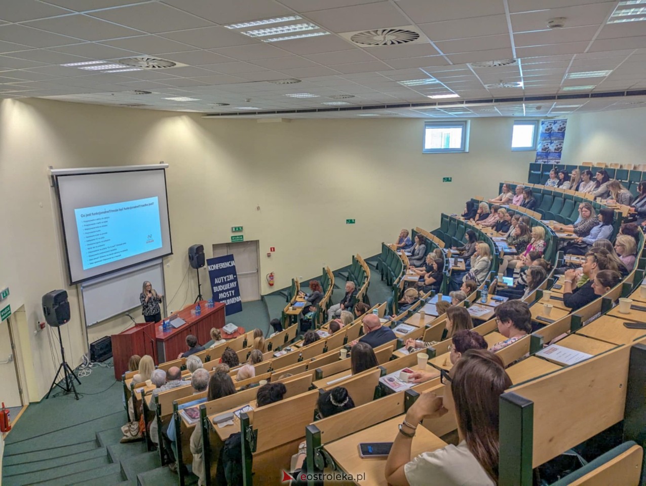 Konferencja Autyzm - budujemy mosty zrozumienia [25.04.2025] - zdjęcie #9 - eOstroleka.pl