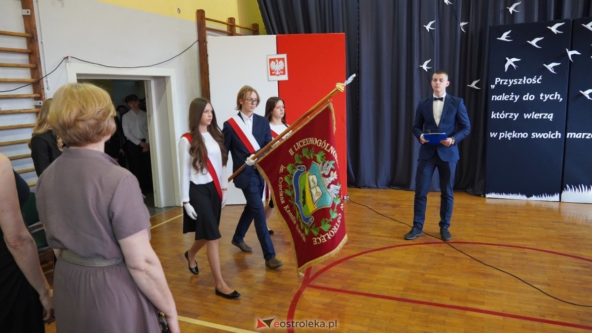 Zakończenie roku szkolnego klas maturalnych w II LO w Ostrołęce [25.04.2025] - zdjęcie #31 - eOstroleka.pl