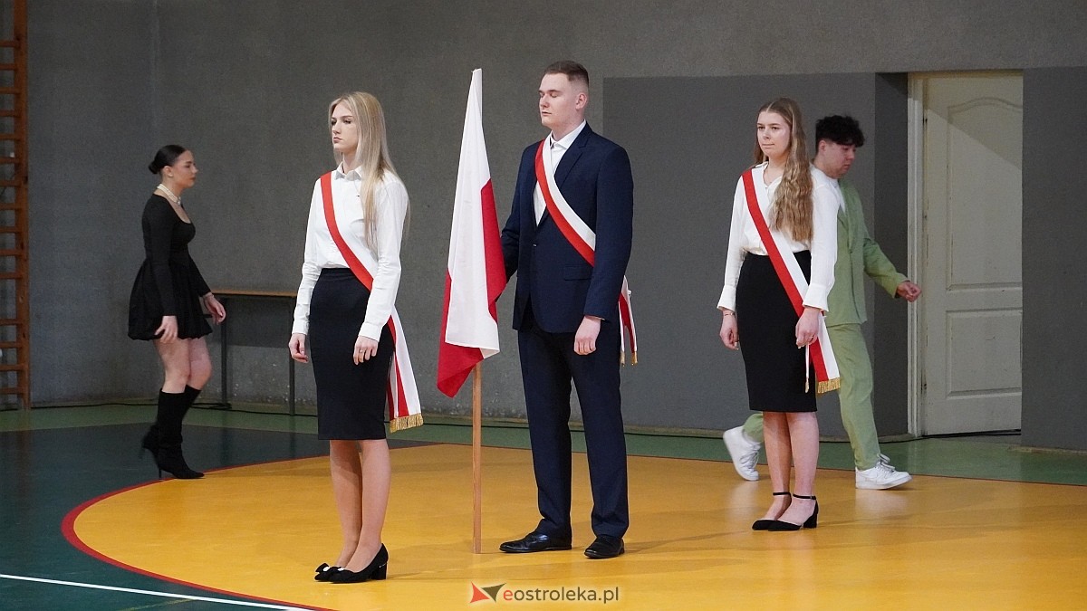Zakończenie roku szkolnego w III LO w Ostrołęce [25.04.2025] - zdjęcie #84 - eOstroleka.pl