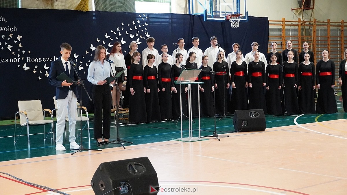 Zakończenie roku szkolnego w III LO w Ostrołęce [25.04.2025] - zdjęcie #83 - eOstroleka.pl